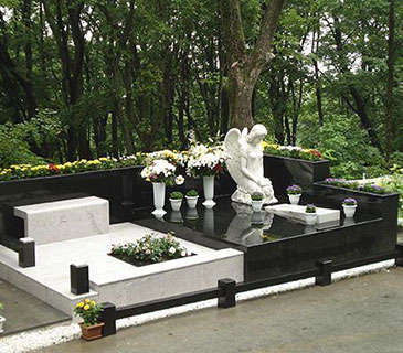 Обустройство захоронений в Мурманске